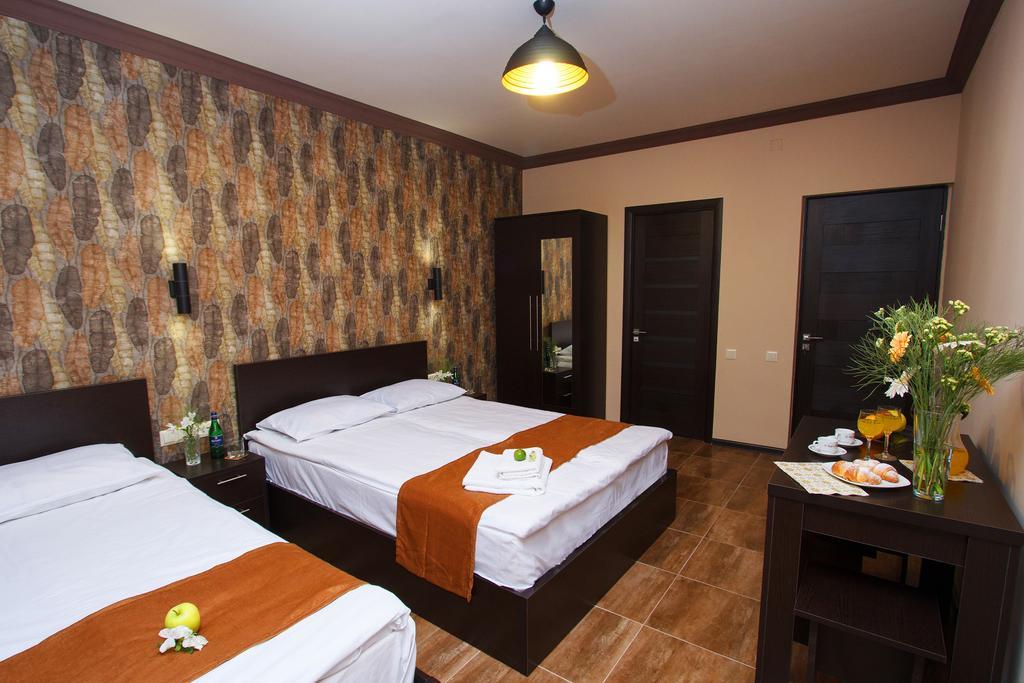 Wow Guest House In Apartment 141 Yerevan Exterior photo